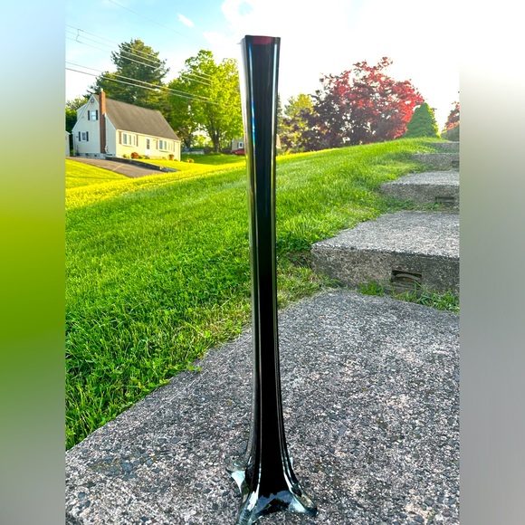 AAC - American Asian Commerce handblown glass vase - Picture 1 of 3